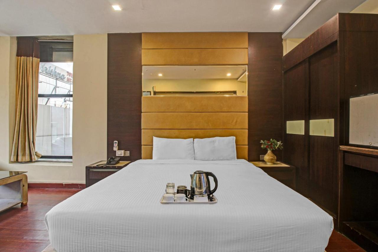 Hôtel Oyo Townhouse 707 Grand Krishna à Haïdarabad Extérieur photo
