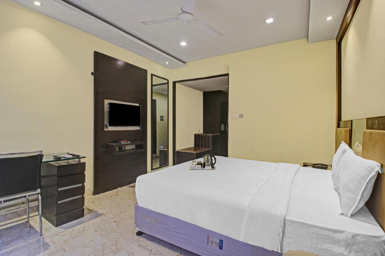 Hôtel Oyo Townhouse 707 Grand Krishna à Haïdarabad Extérieur photo