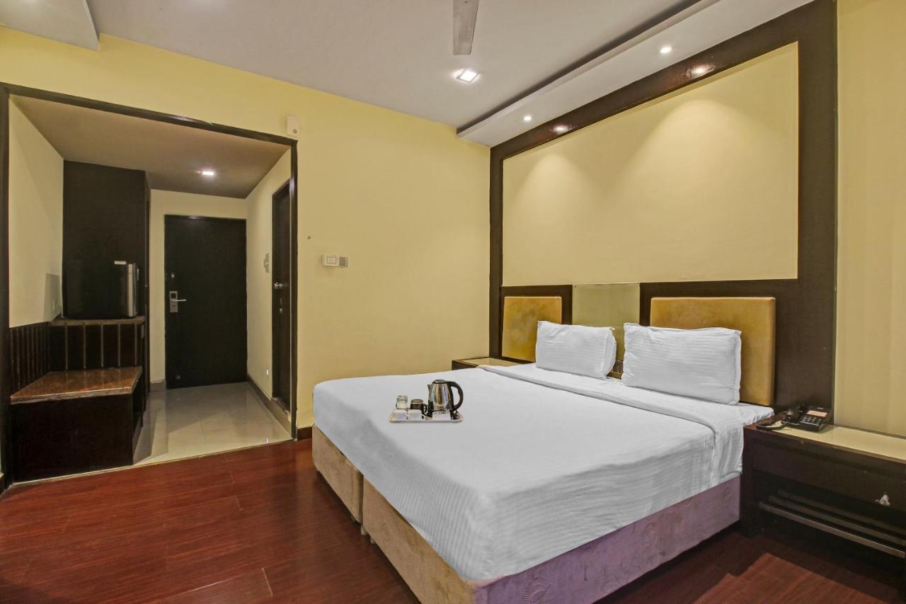 Hôtel Oyo Townhouse 707 Grand Krishna à Haïdarabad Extérieur photo